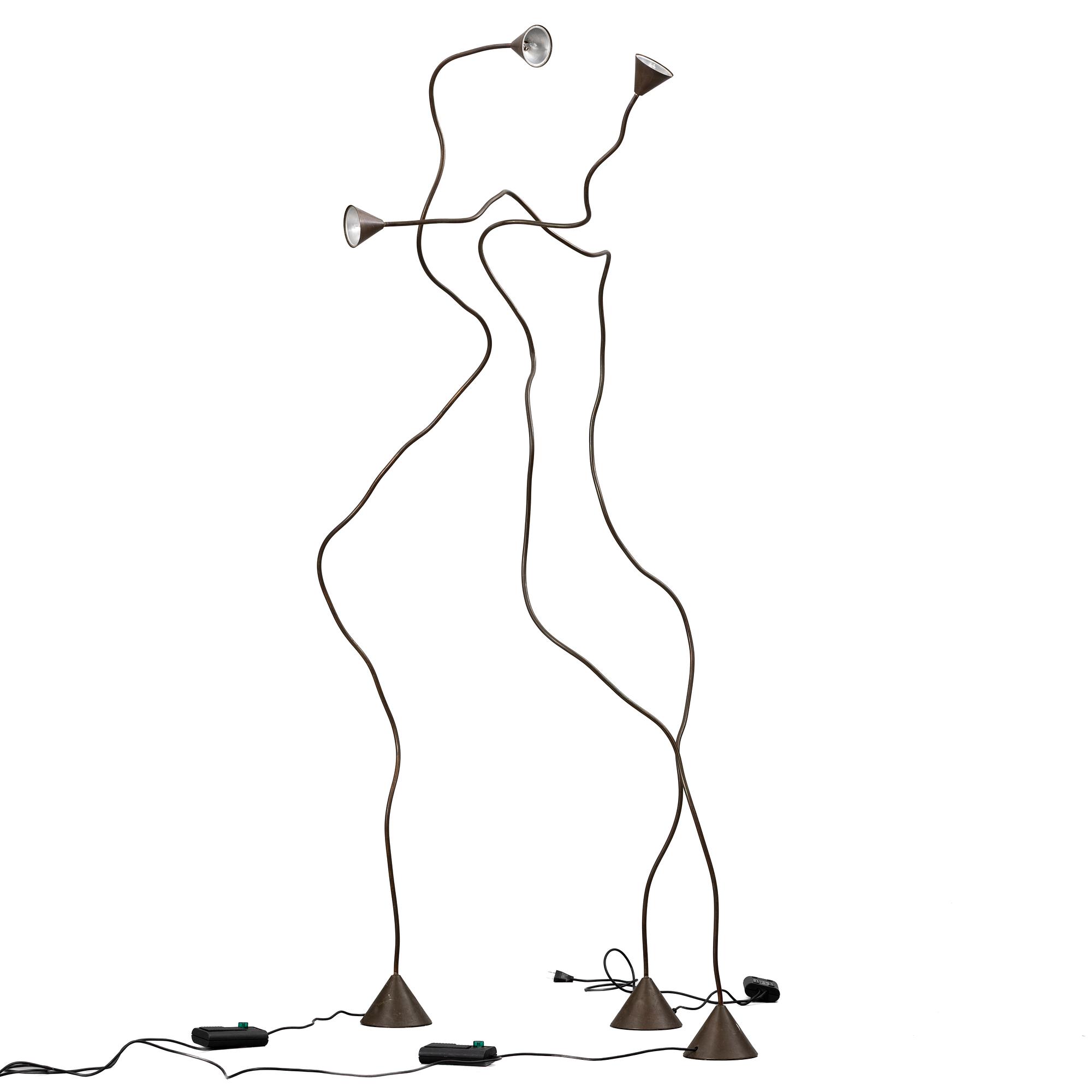 Sergio Calatroni, golvlampor, tre stycken, ''Papiro'', Pallucco, Italien, 1990-tal.