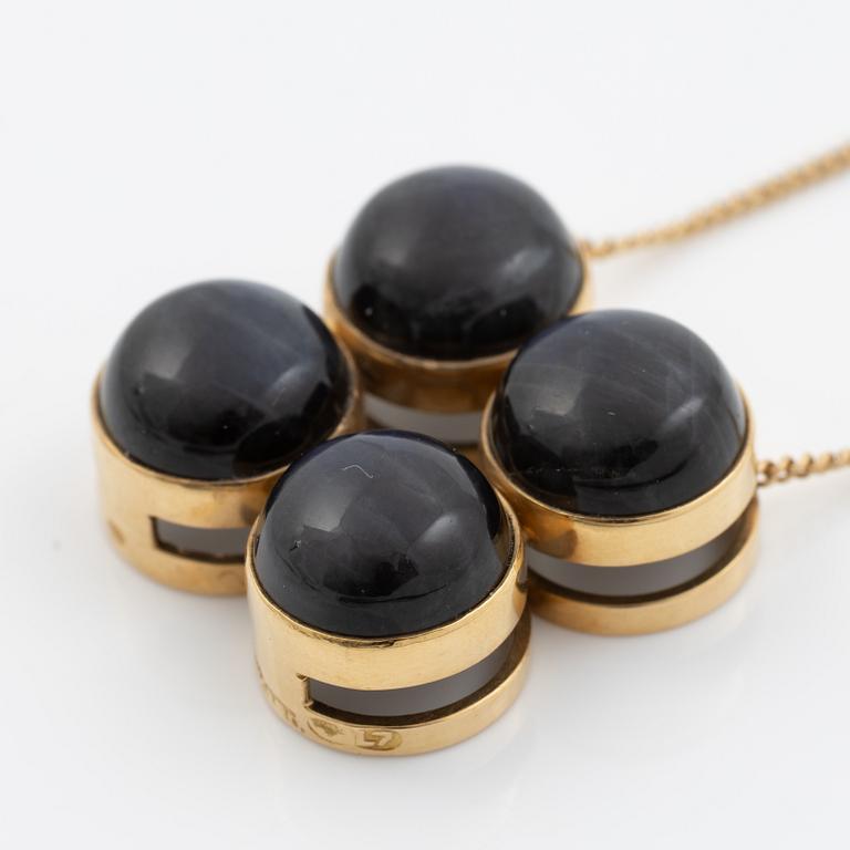 Pendant with chain, 18K gold with spectrolite, Finland 1964.