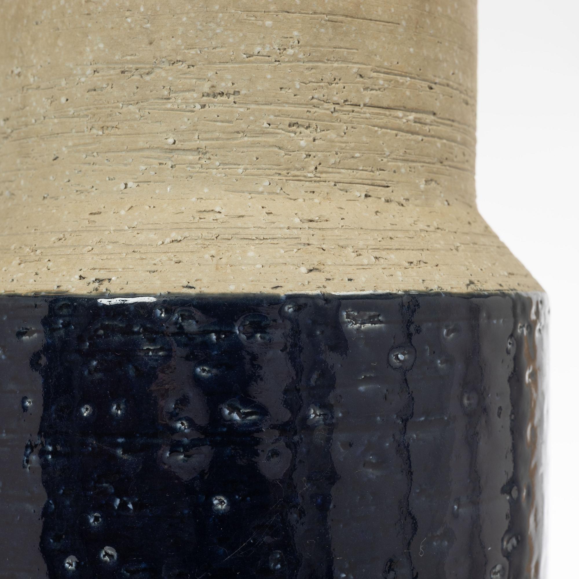 Hertha Bengtsson, vas, stengods, Rörstrand, 1900-talets andra hälft.