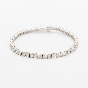 Tennis bracelet, brilliant cut diamonds, 14K white gold.