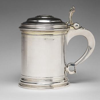 121. A Swedish 18th century parcel-gilt silver tankard, mark of Niclas Warneck, Karlstad 1766.