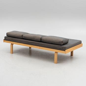 Alvar Aalto, Daybed 710 for Artek.