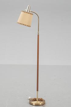 GOLVLAMPA, Armaturhantverk. 1900-talets andra hälft.