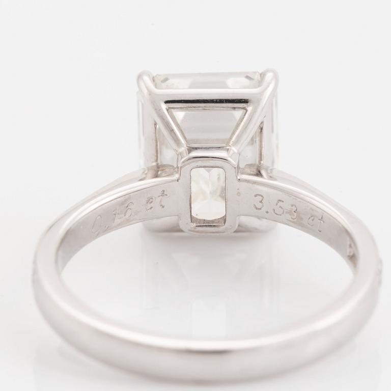 An Engelbert ring in 18K white gold set with an emerald-cut diamond 3.53 ct G vvs 2.