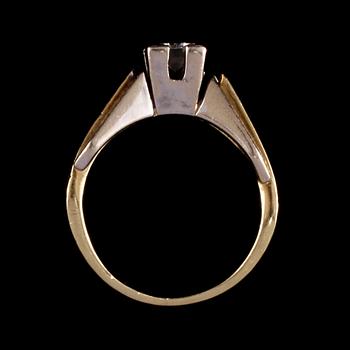 RING, 14k guld och vitguld med briljantslipad diamant ca 0.30 ct. Vikt 6 g.