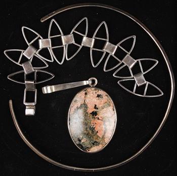 HALSBAND samt ARMBAND, silver, bl.a Claes Giertta, Stockholm, 1958.