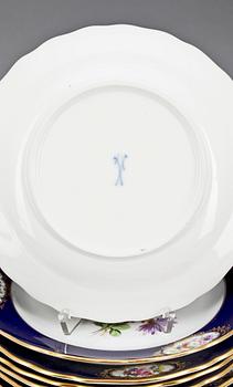 TALLRIKAR, 13 stycken, porslin. Meissen, sent 1800-tal.