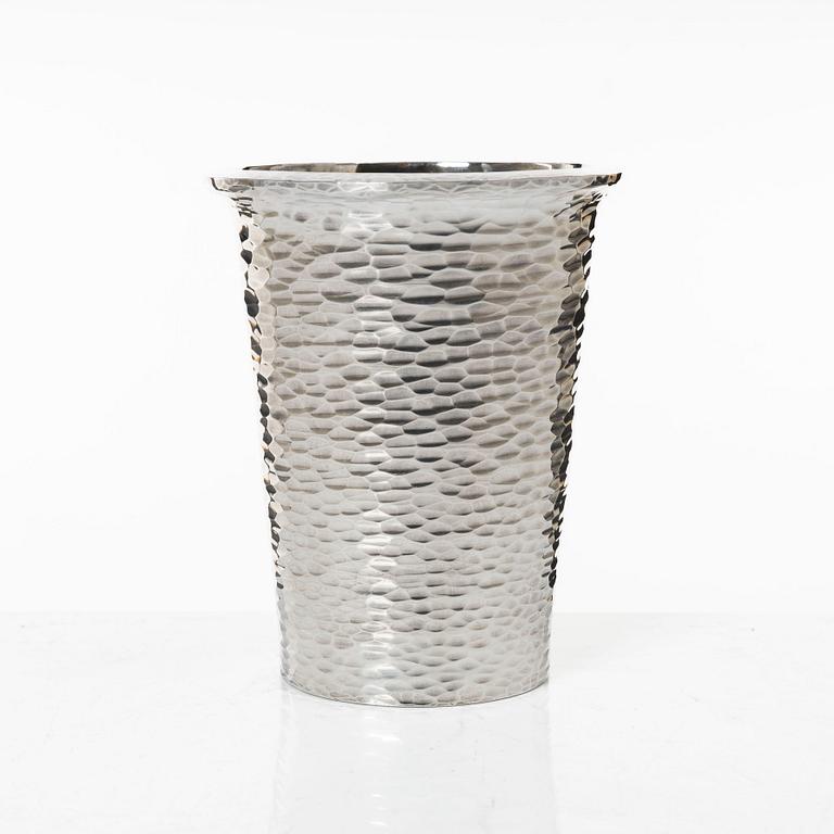 Cup. sterling silver, Roland Lantz Stockholm 1972.