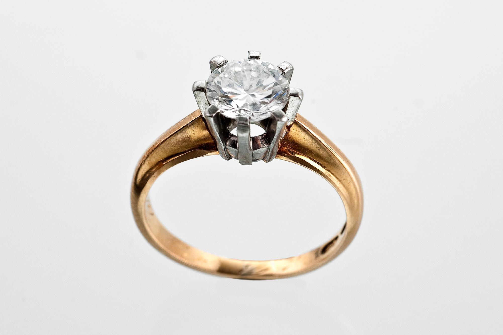 DIAMANTRING.