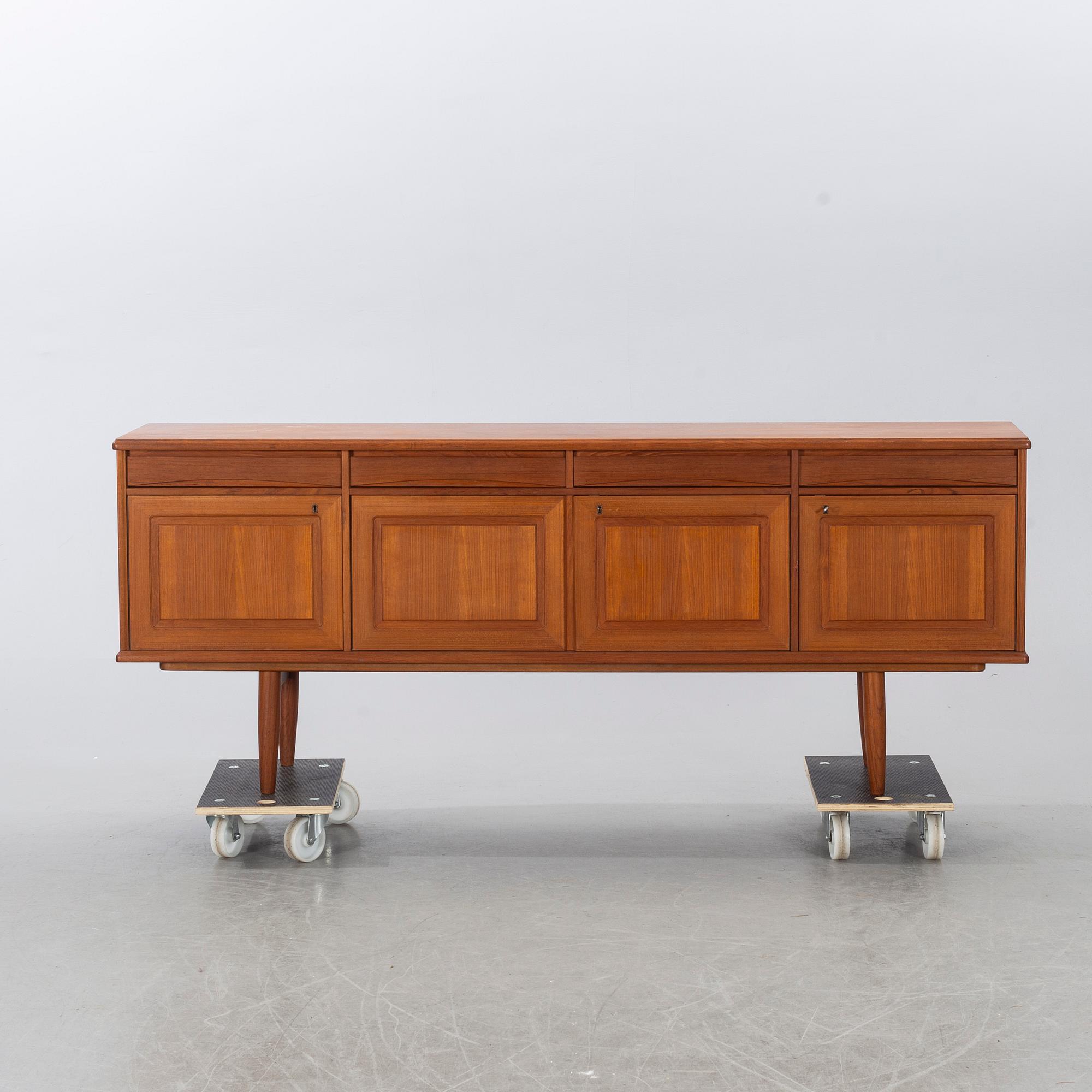 SIDEBOARD, Nordås Bruk A/S, Nesttun, Norge, 1900-talets mitt.