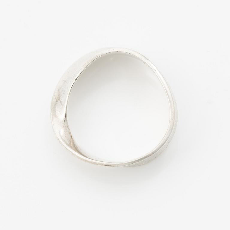Vivianna Torun Bülow-Hübe, ring, sterling silver, for Georg Jensen, Denmark.