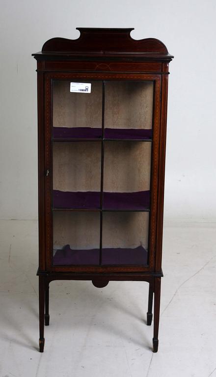 VITRINSKÅP. England.