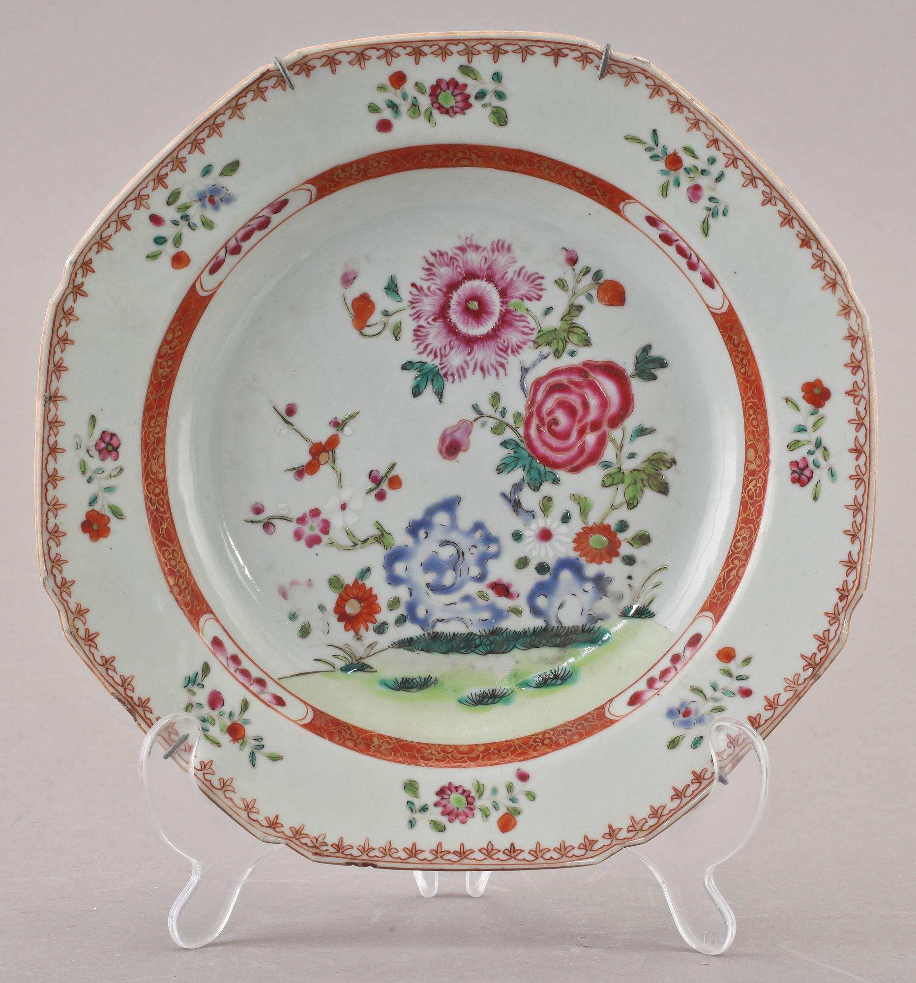 TALLRIKAR, 3 st, porslin, Kina, 1700-tal.