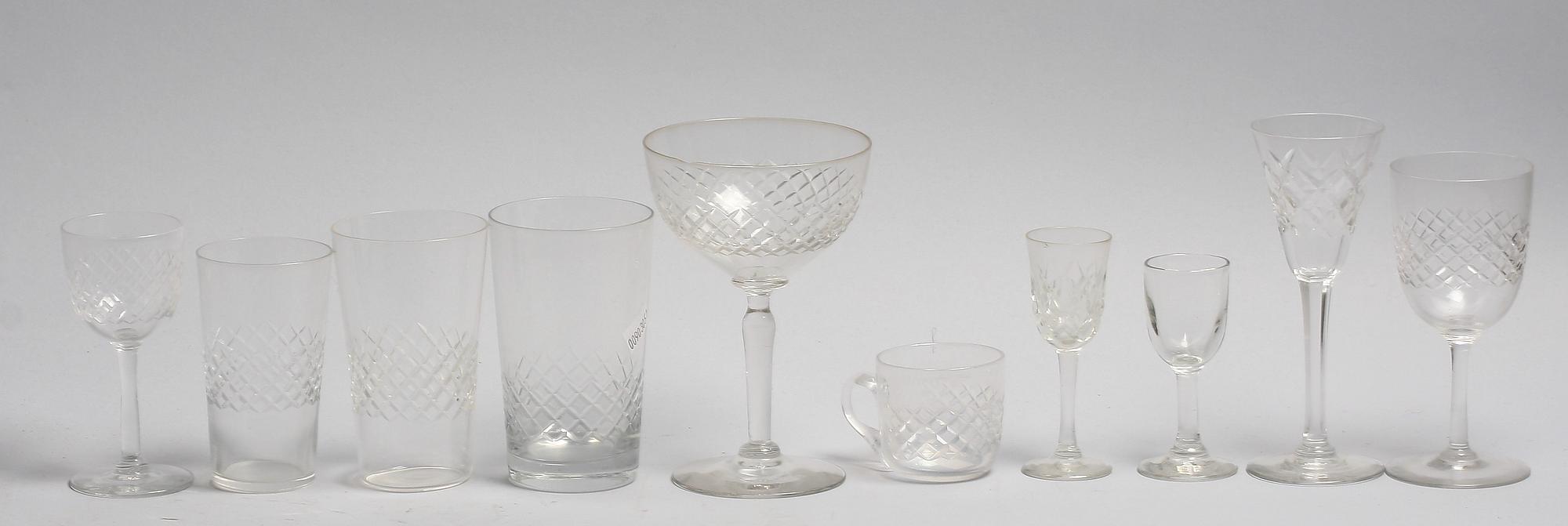 GLASSERVIS, 74 delar.