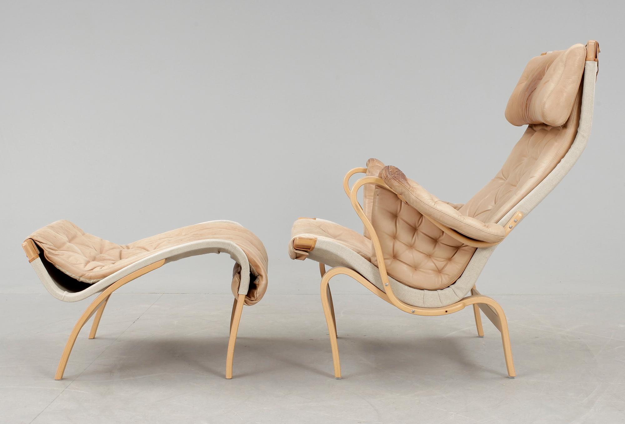 FÅTÖLJ och FOTPALL, ett par, "Pernilla", Bruno Mathsson för DUX.