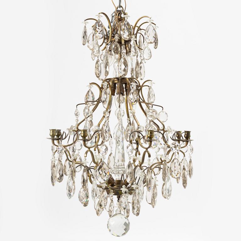A Rococ-style chandelier, 20th century.