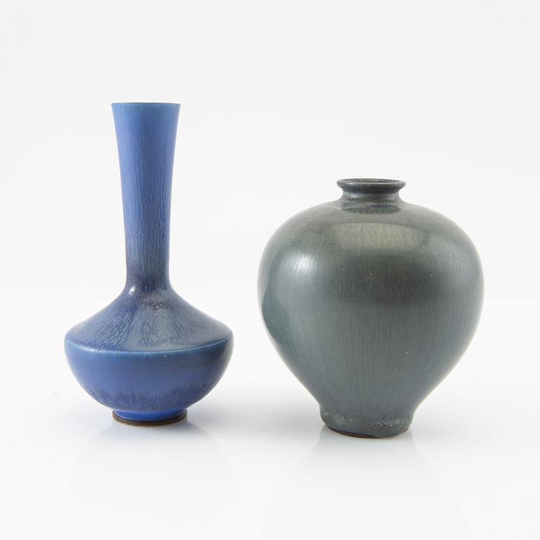 Berndt Friberg, vaser 2 st signerade Gustavsbergs studio 1951 och 1965.