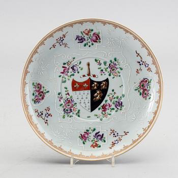 A chinoiserie plate from Samson, France, circa 1900.