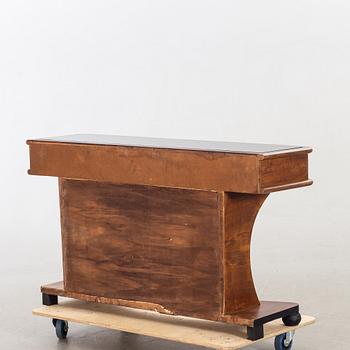 Sideboard, 1900-talets mitt.