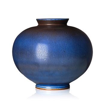 Berndt Friberg, a stoneware vase, Gustavsberg studio, Sweden 1964.