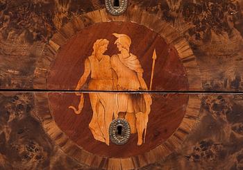 A CHEST OF DRAWERS, Italy, approx. Late 18th century.
