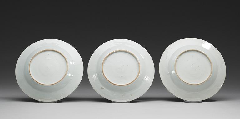 A set of six imari dinner plates, Qing dynasty, Kangxi (1662-1722).