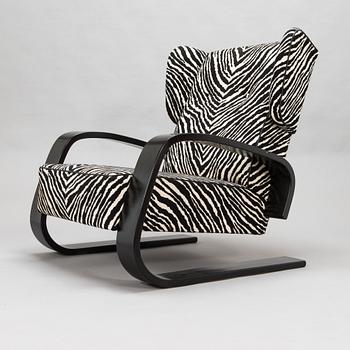 Alvar Aalto, a 2008 'Tank' chair for Artek.