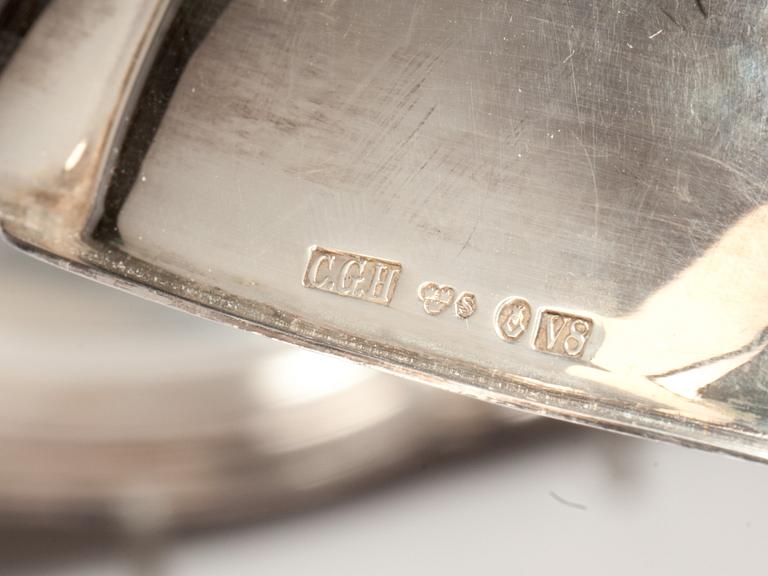 DUBBELTERRIN, silver. C.G. Hallberg, 1947. Vikt ca 1120 g.