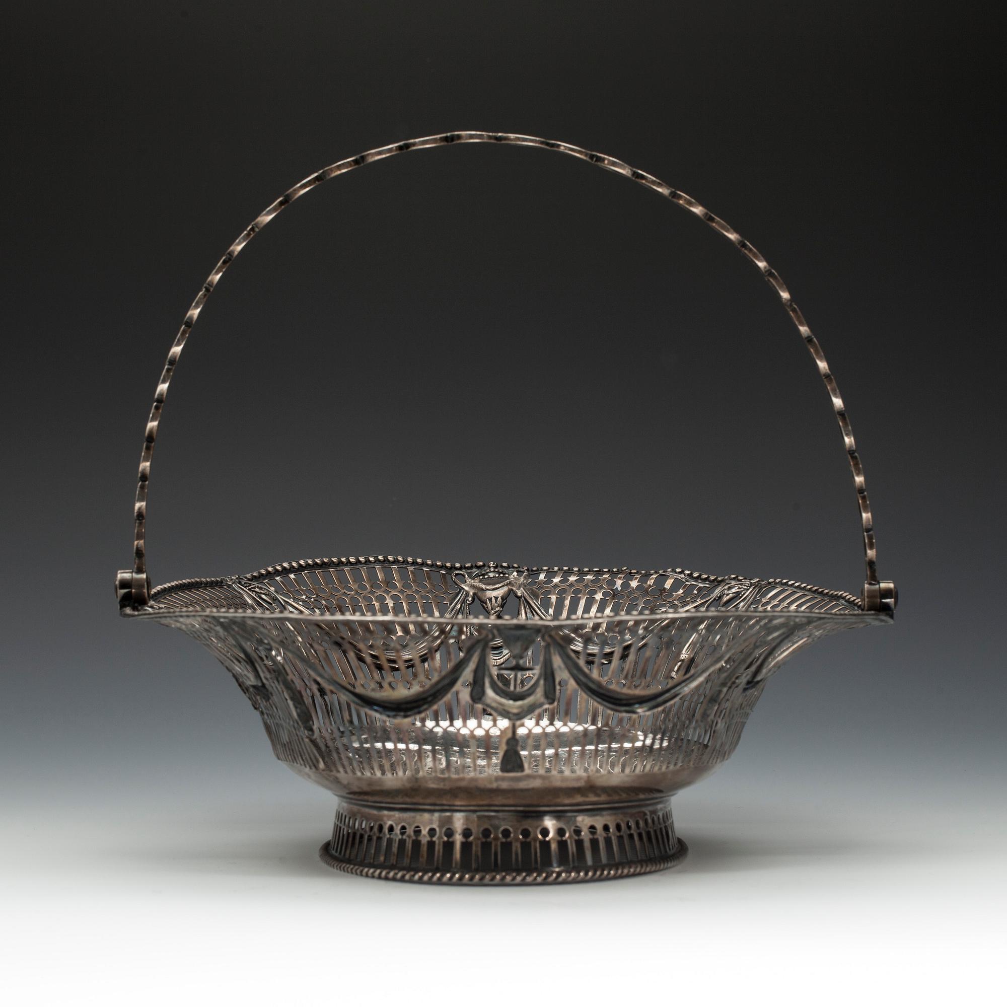 FRUKTKORG, silver, England, London 1776, vikt 543 g.