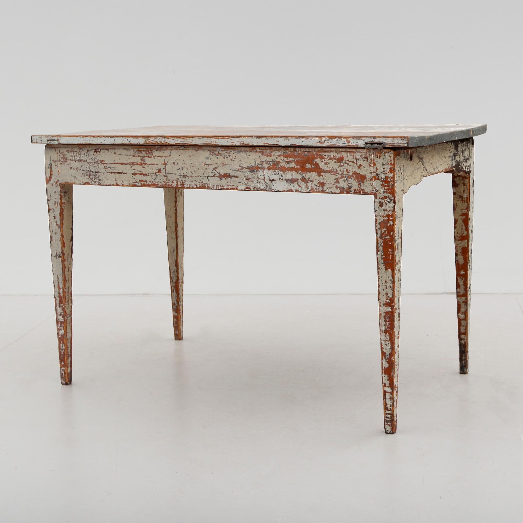 BORD, gustavianskt, omkring år 1800.