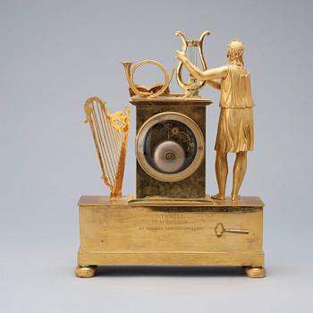 BORDSPENDYL. Frankrike, 1800-talets början. Empire.
