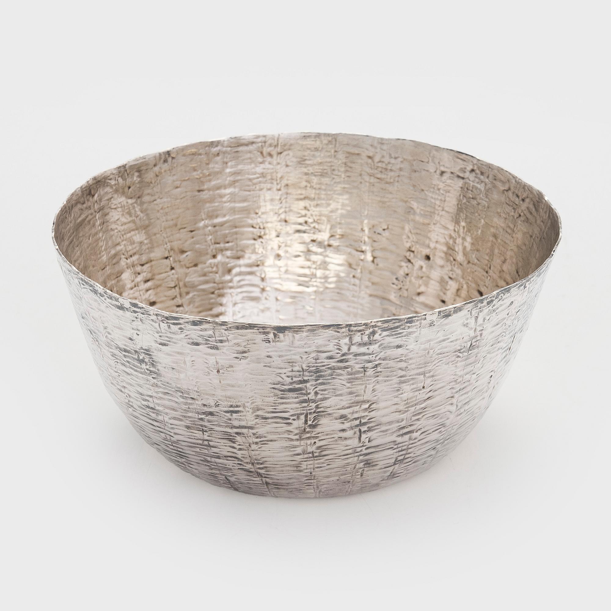 Tapio Wirkkala, a silver bowl, model TW 243, Kultakeskus, Hämeenlinna 1972.