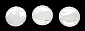 MEDALJER, 4 st, silver, 1900-tal. Tot vikt ca 410 gram.