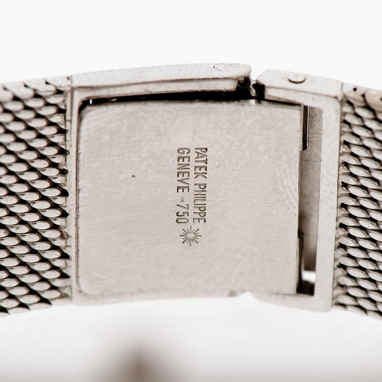 WRISTWATCH, Paterk Philippe 3553, 18K white gold, 26 diamonds. Original certificate. Manufactured 1976.
