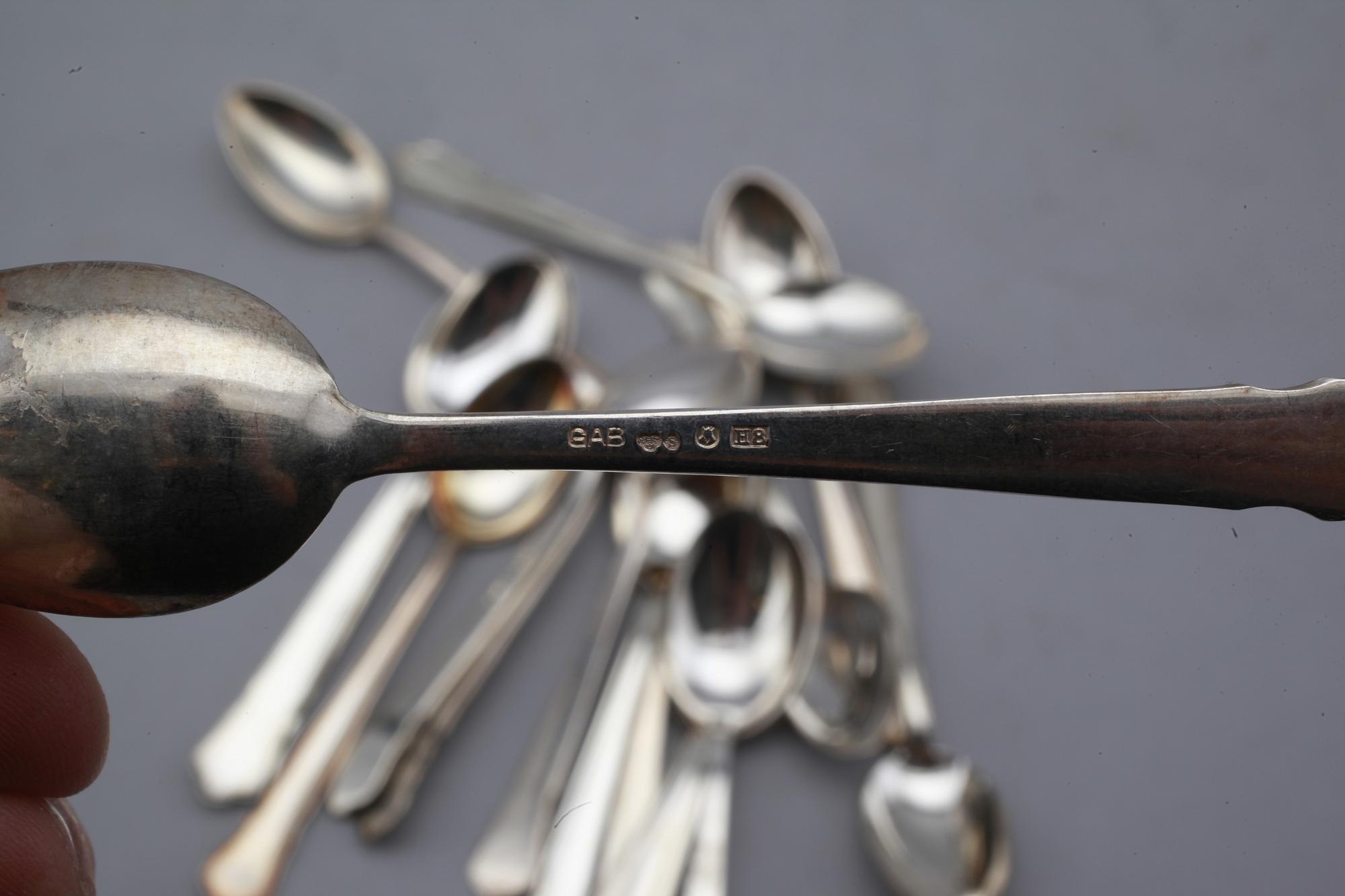 KAFFESKEDAR, 18 st, silver, GAB, Stockholm 1940-/50-tal. Vikt ca 243 gram.