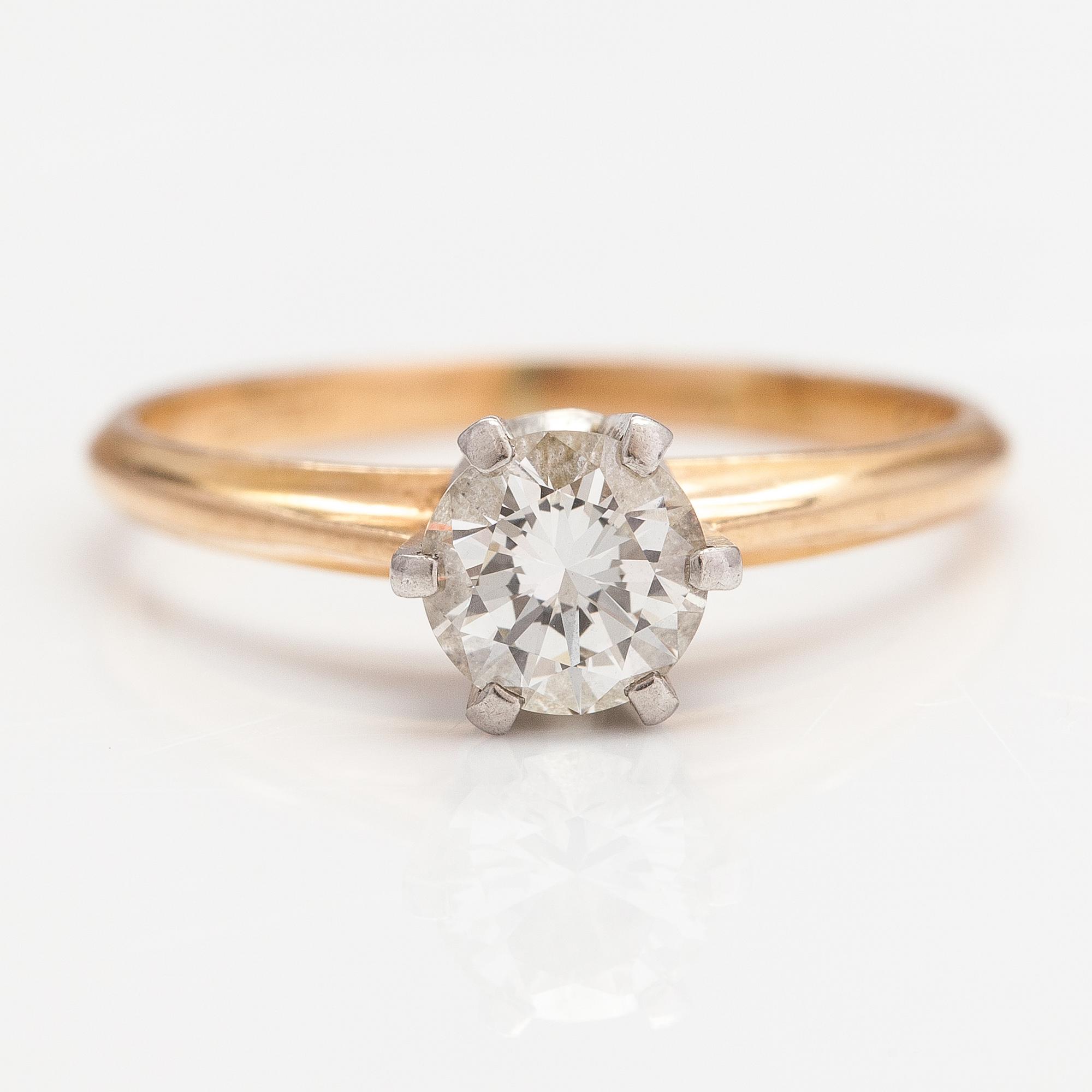 Sormus, 18K kultaa ja timantti n. 0.88 ct yht. Westerback, Helsinki 1973.