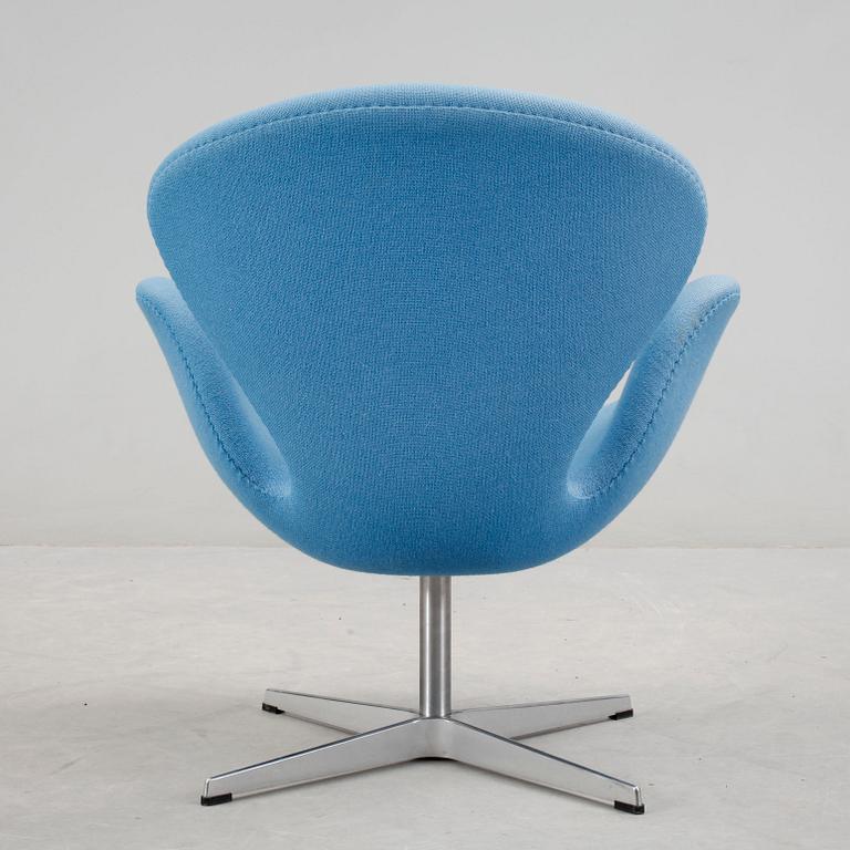 FÅTÖLJ, "Svanen", Arne Jacobsen, Fritz Hansen, Danmark.