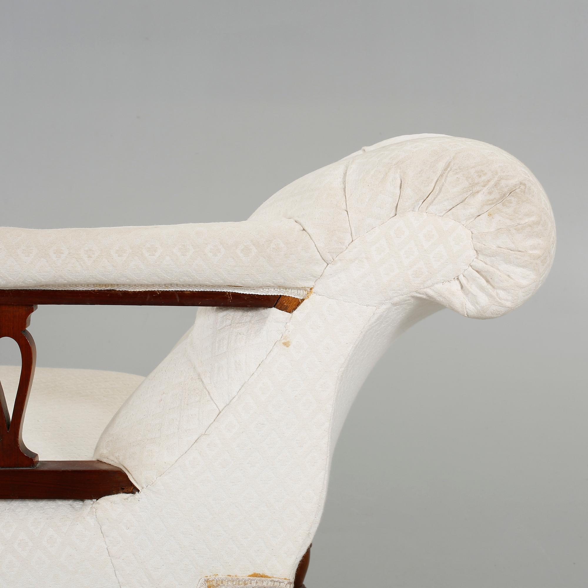 A canapé, probably english, late 19th century.