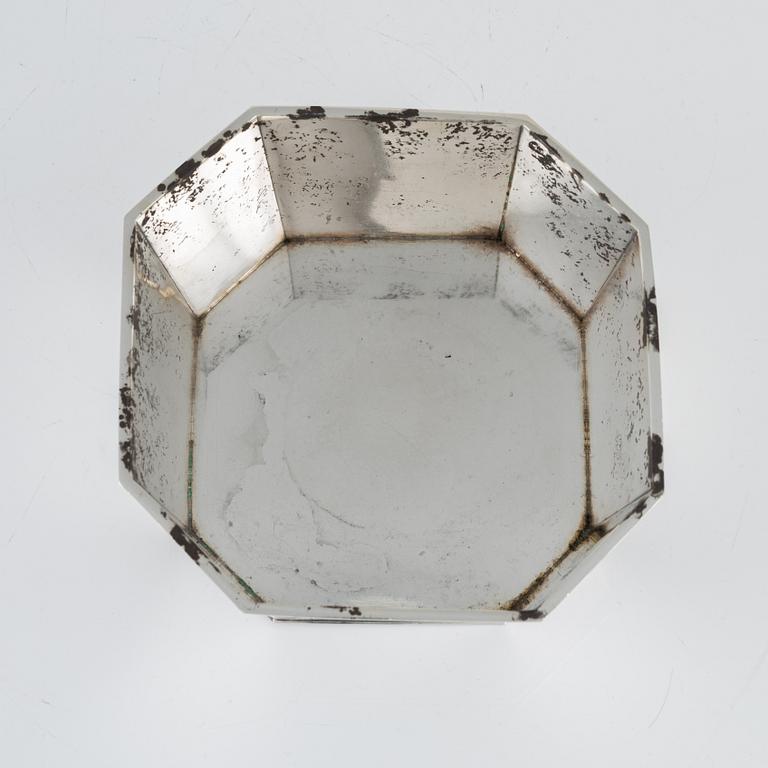 A silver bowl by Helge Lindgren för K Anderson, Stockholm, 1953.