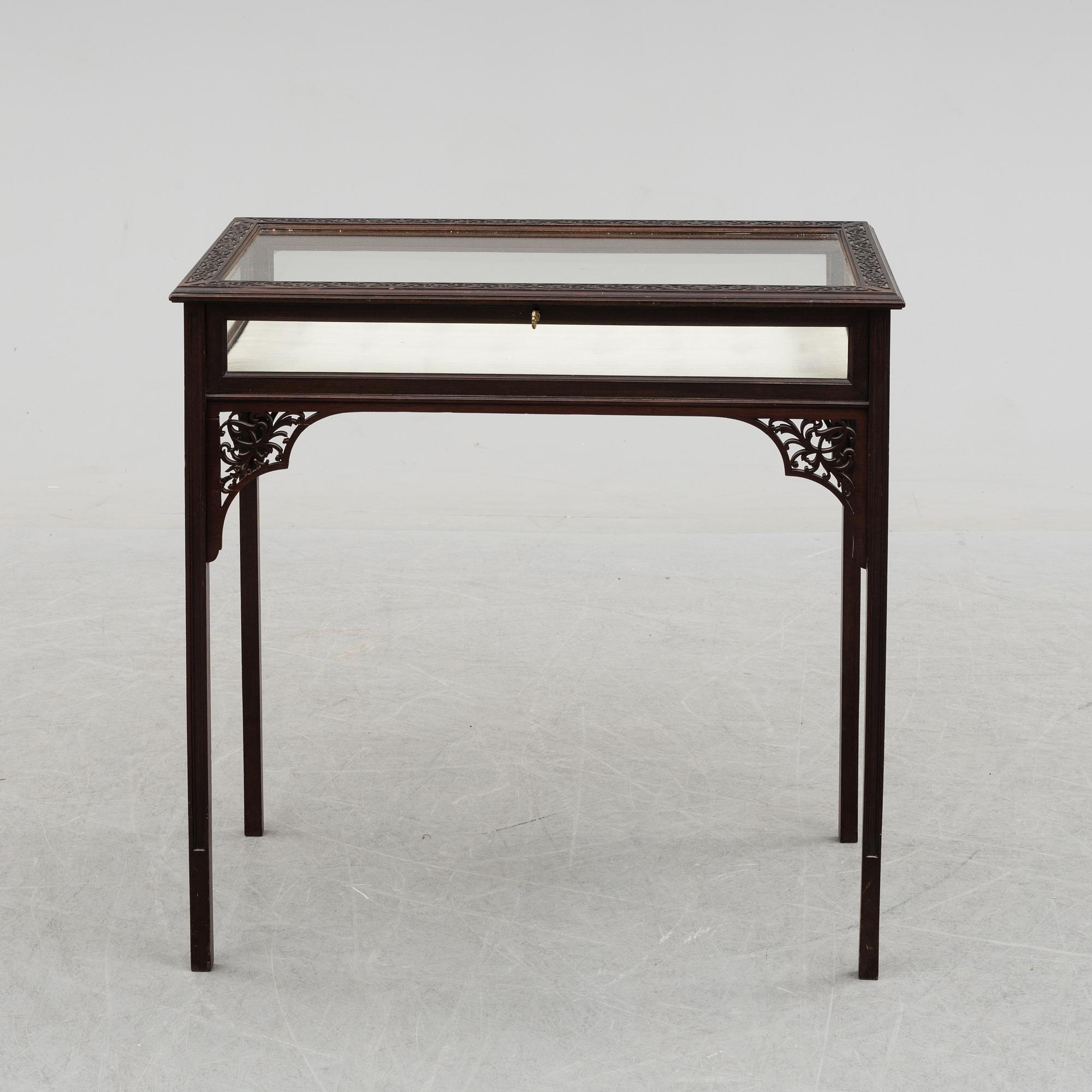 MONTERBORD, sent 1800-tal.