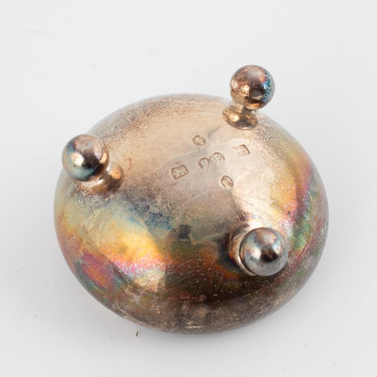 Saltkar och ströare, 8 delar, silver och vitmetall, England, 1800-1909.