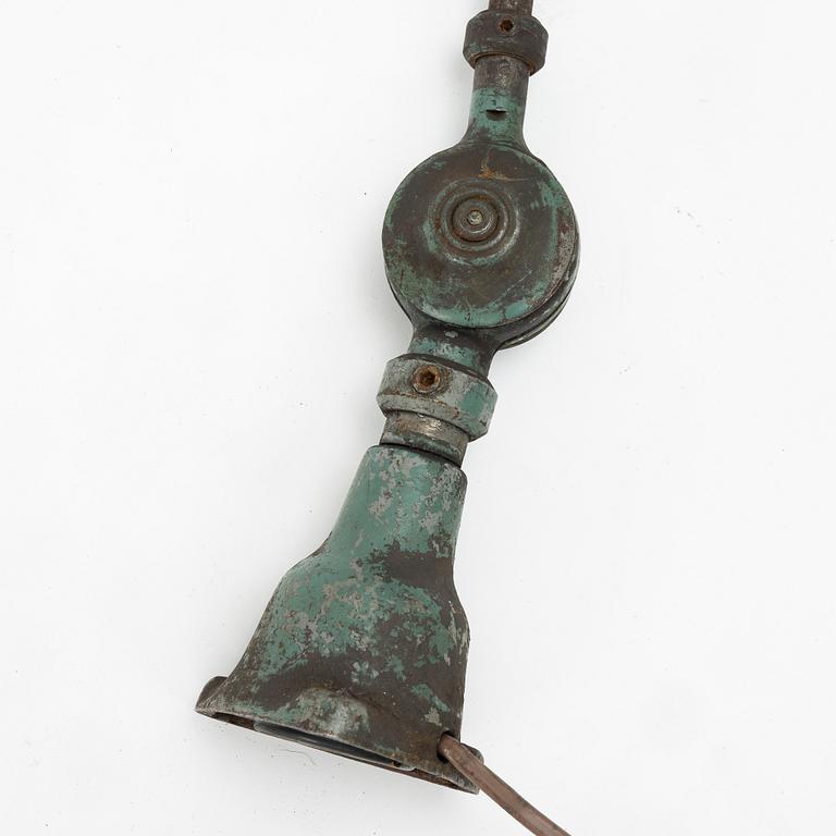 Industrilampa, 1900-talets mitt.