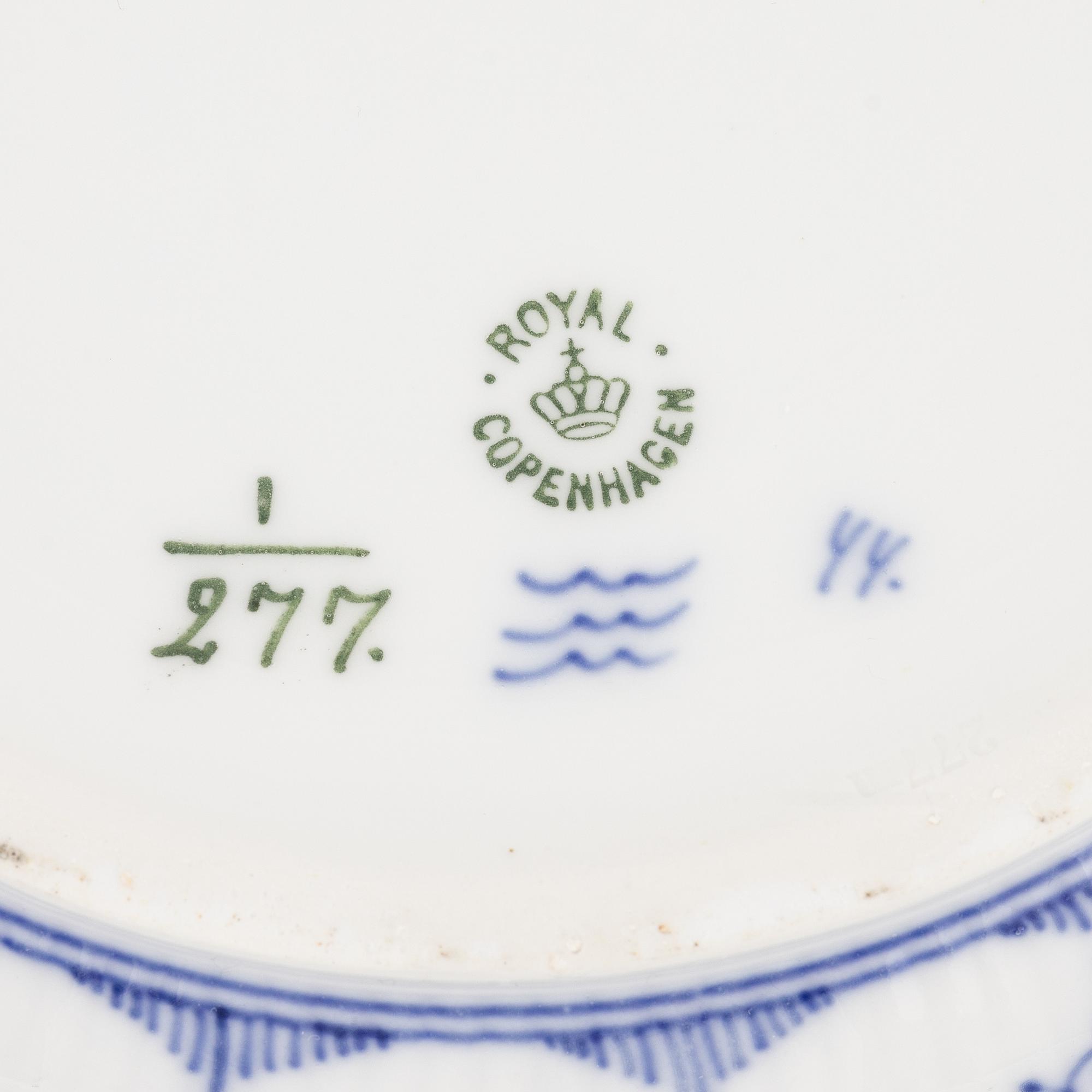 Servisdelar, karotter, ett par, Musselmalet, Royal Copenhagen, Danmark.