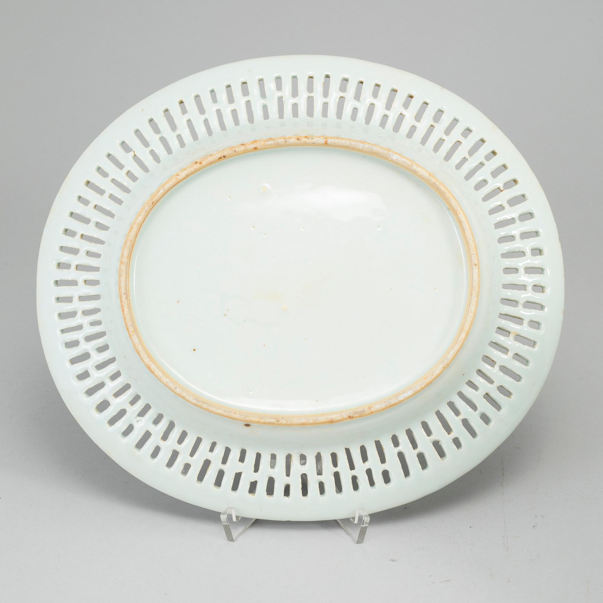 Two chesnut basket stands, Qing dynasty, 19th Century.