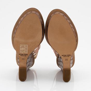 Bottega Veneta, sandaletter, storlek 36.