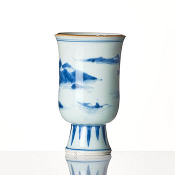 A blue and white goblet, Transition, 17th century.