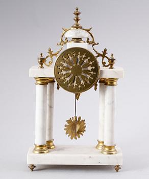 BORDSPENDYL, gustaviansk stil, 1800-talets andra hälft.