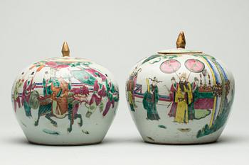 URNOR MED LOCK, 2 stycken, Kina, 1800-tal.