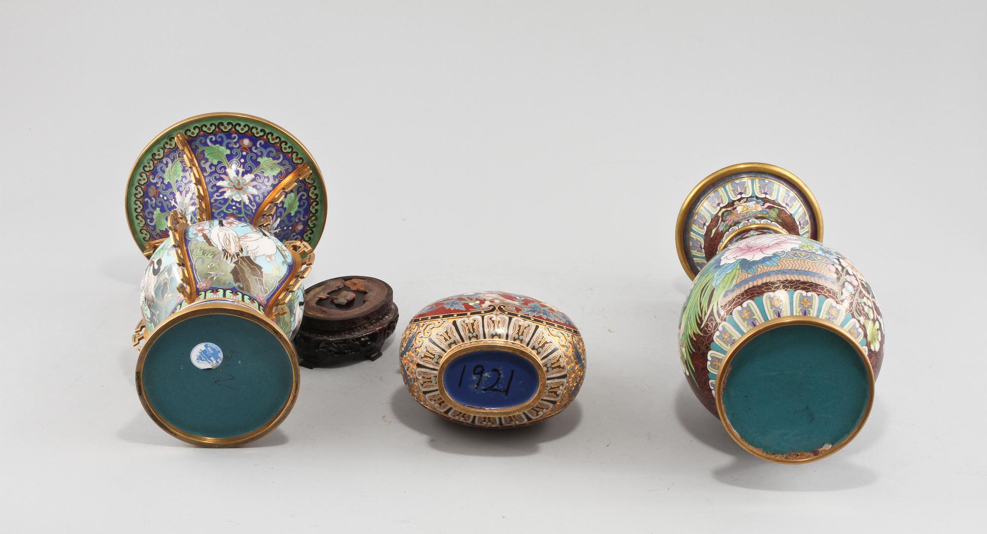 VASER, 3 st, cloisonné, Kina, 1900-tal.