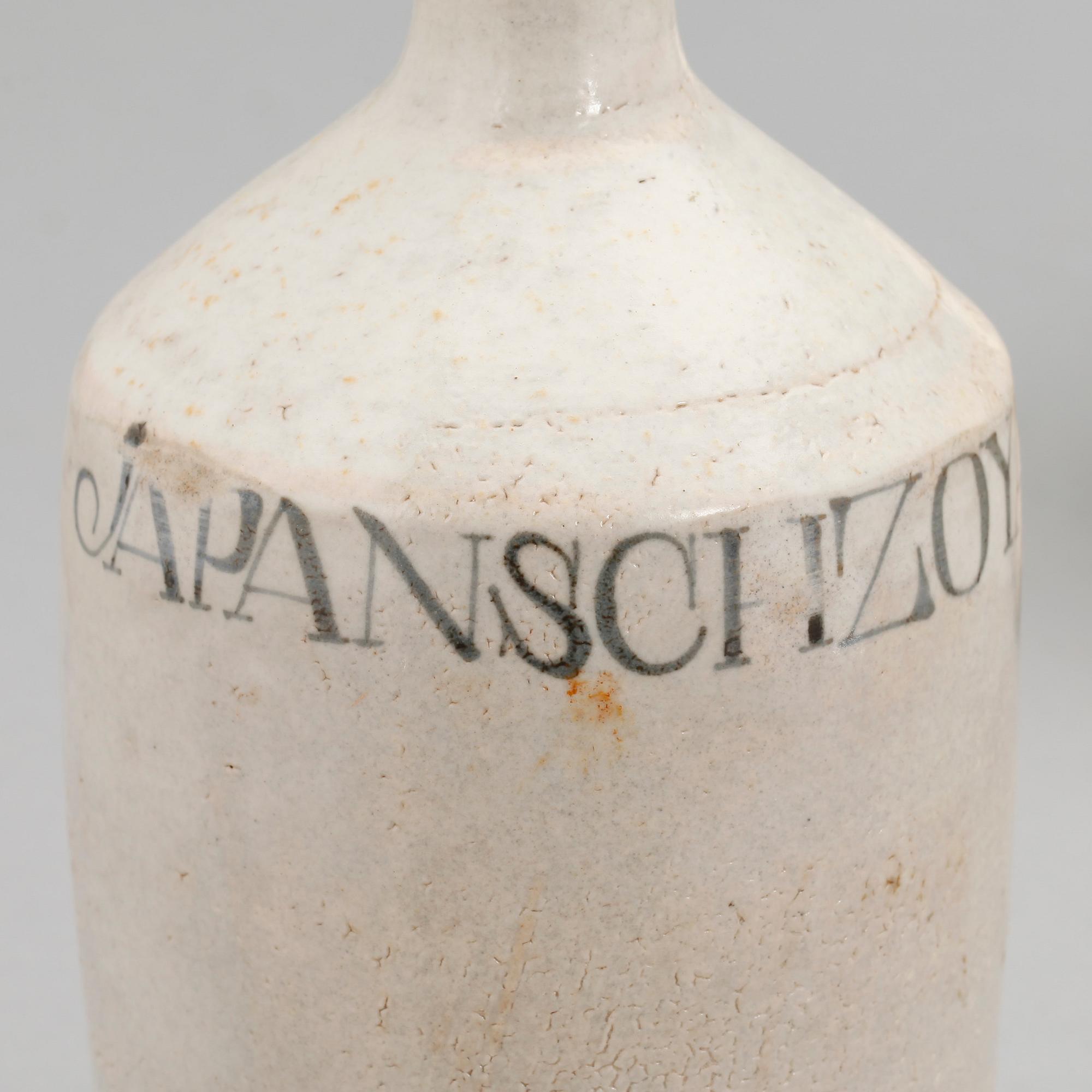 SOJAFLASKOR, 5 st, keramik, Japan, 1800/1900-tal.